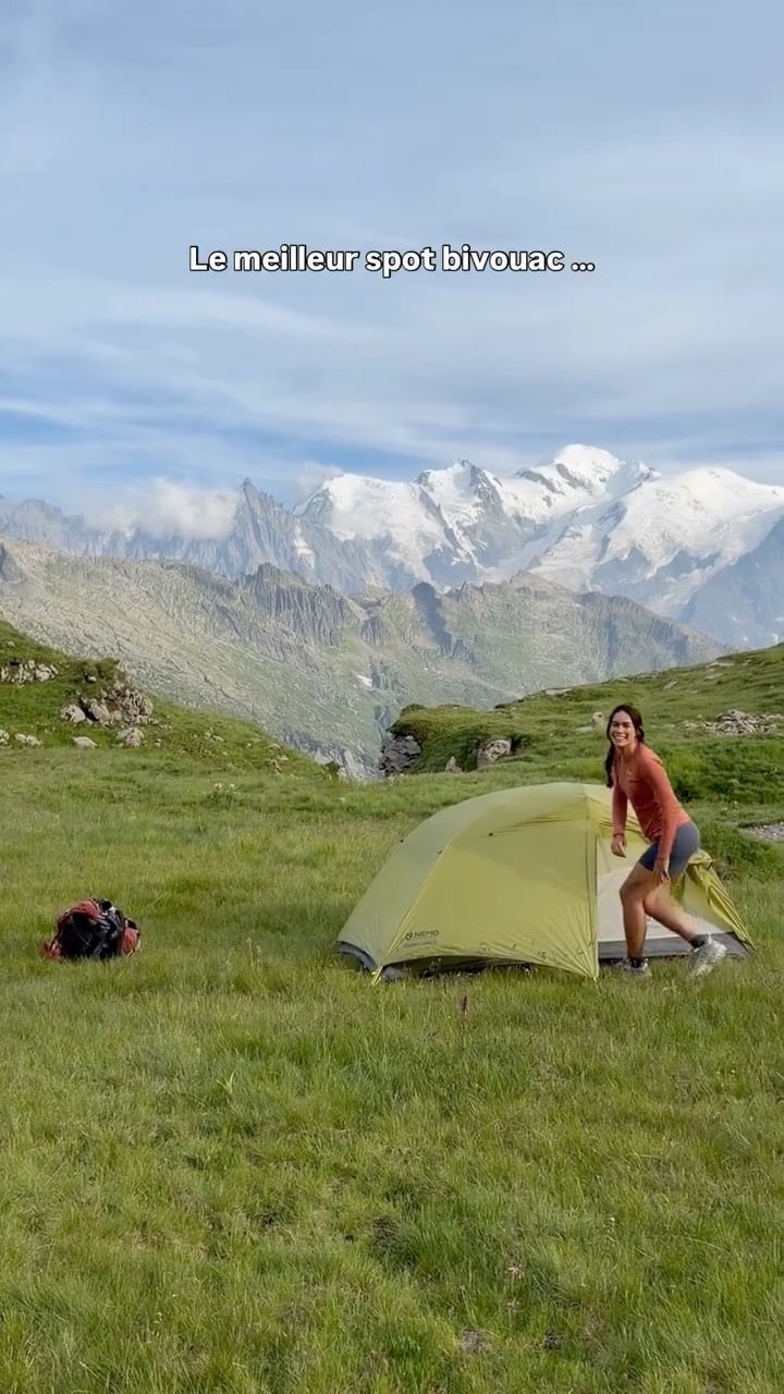 Le meilleur spot de bivouac ? 🏕️

📍C’est peut-être celui que tu ne trouveras pas sur Instagram.

Celui que tu découvres au détour d’un sentier, après quelques heures de marche. Celui que tu avais repéré en étudiant la carte… ou sur lequel tu tombes complètement par hasard.

Et finalement, c’est peut-être ça le plus plaisant : chercher, explorer, et trouver son petit coin pour la nuit ✨

Thomas a découvert ce spot pépite il y a plus de deux ans … il était temps de venir y passer la nuit ensemble ❤️

Évidemment, avant de planter sa tente, on vérifie toujours la réglementation en vigueur et que le bivouac soit bien autorisé à cet endroit 🙏🌿 On ramène tout ses déchets (y compris le PQ 💩).

#bivouac #randonnée #trek #alpesfrancaises #montagne