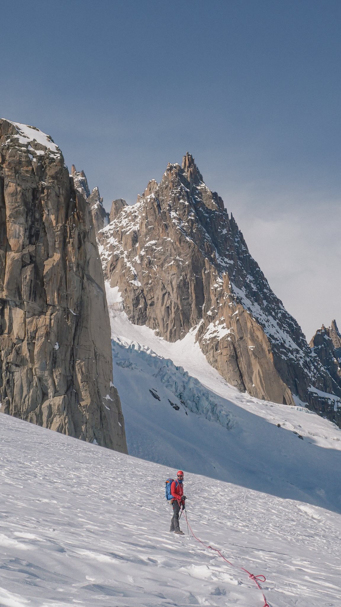 Tu fais quoi en premier en arrivant ici ?
Perso, je pose jamais mon sac direct 🫣
🏔️ Je partage ces moments-là sur mon compte 🫶

#refuge #montagne #montblanc #lesalpes #treking