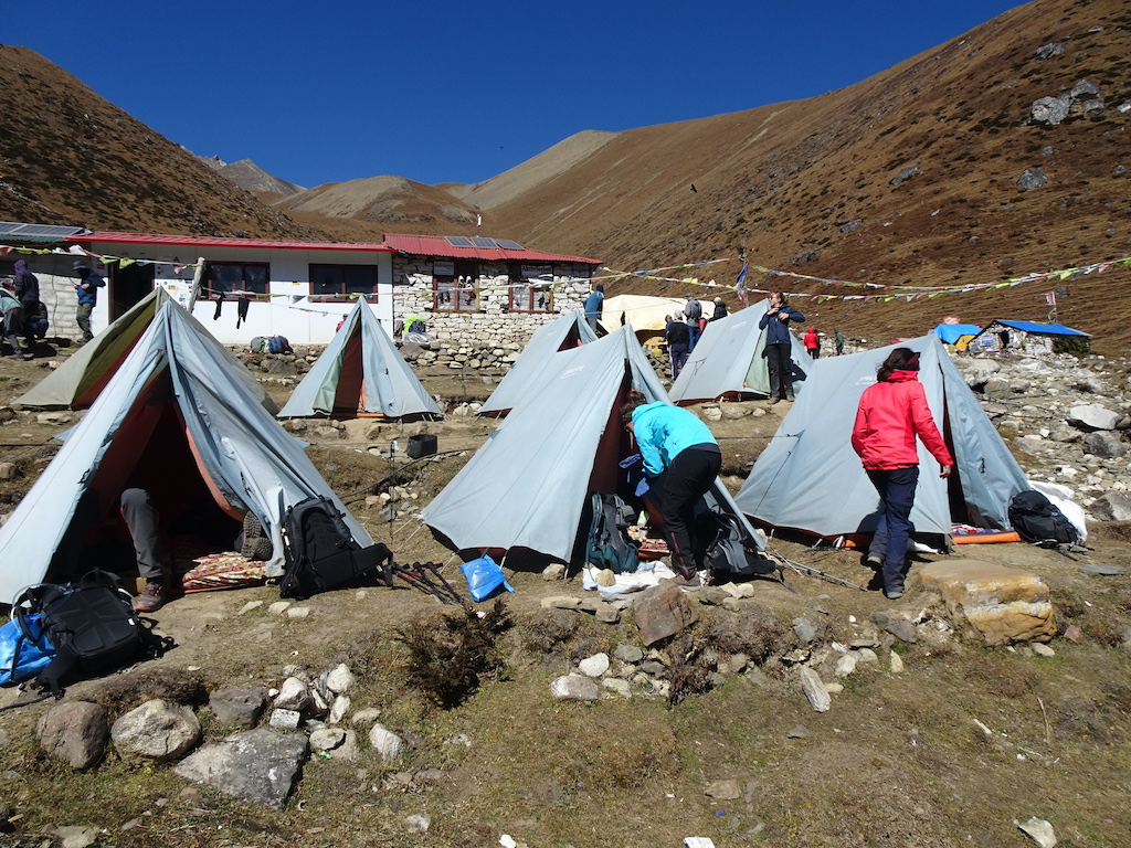 avant de franchir larke pass sur le trek du manaslu